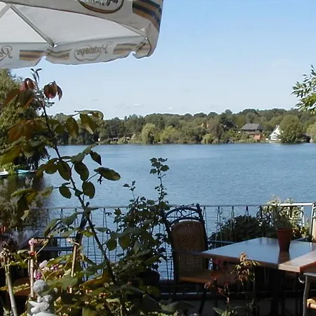 Restaurant Und Zum Weissen Ross Отель 2*