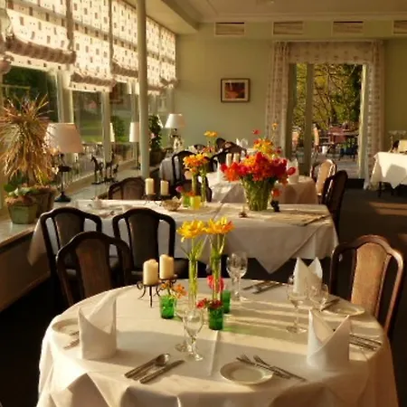 Restaurant Und Zum Weissen Ross Отель 2*