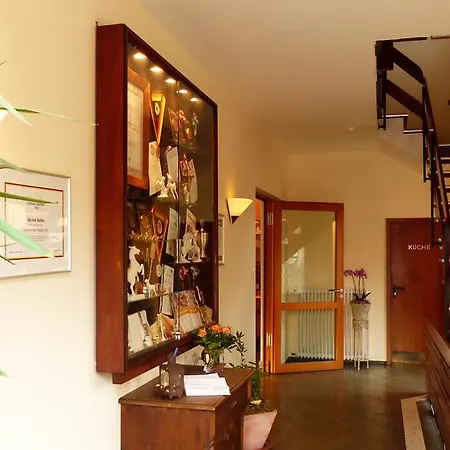 Restaurant Und Zum Weissen Ross Отель Мельн