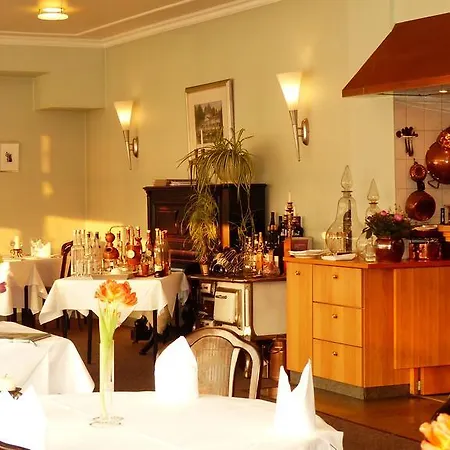 Restaurant Und Zum Weissen Ross Отель