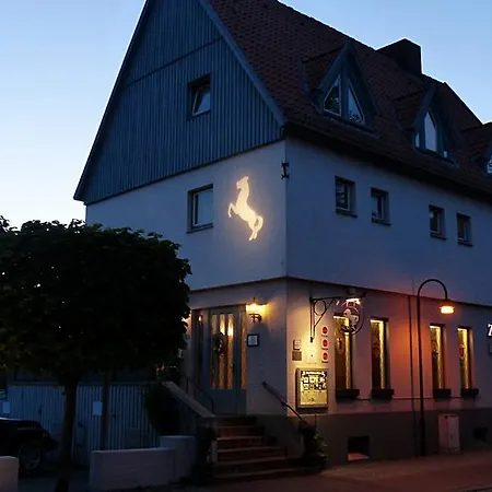 Отель Restaurant Und Zum Weissen Ross Мельн