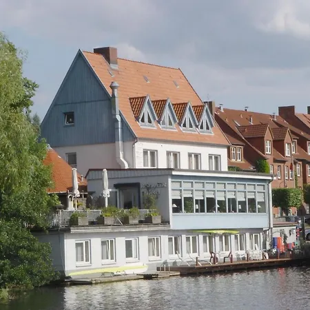 Hotel Restaurant Und Zum Weissen Ross 2*