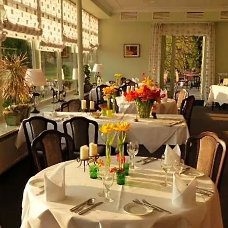 Restaurant Und Zum Weissen Ross 2*