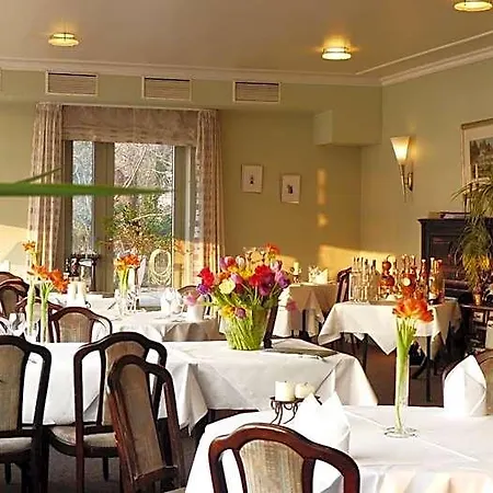 Restaurant Und Zum Weissen Ross 2*