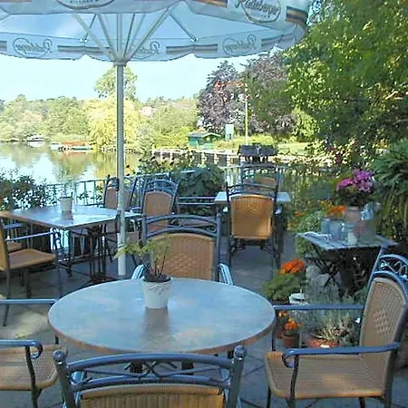 Szálloda Restaurant Und Zum Weissen Ross
