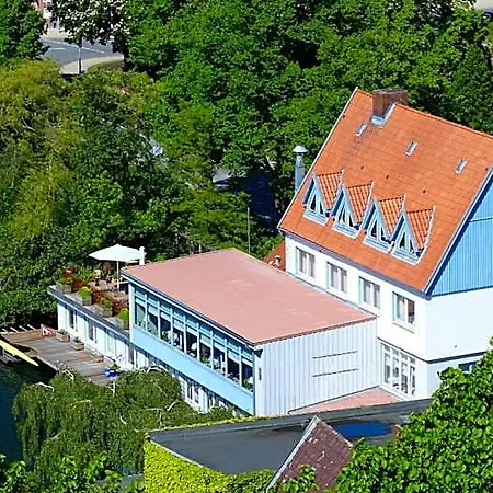 Szálloda Restaurant Und Zum Weissen Ross 2*