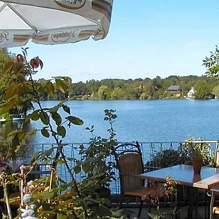 Restaurant Und Zum Weissen Ross Szálloda