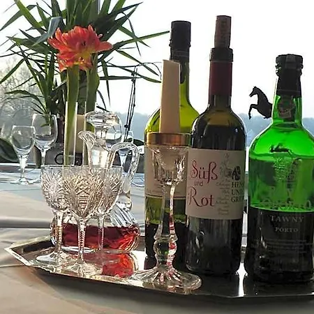 Szálloda Restaurant Und Zum Weissen Ross Mölln