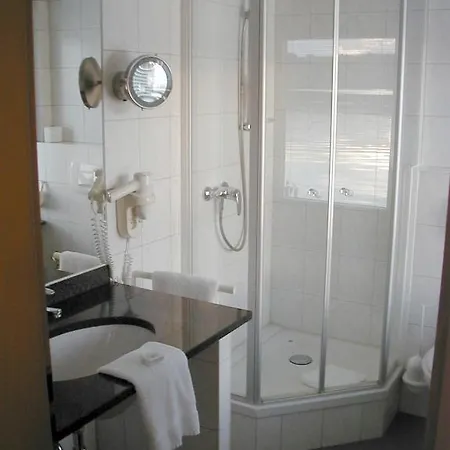 Restaurant Und Zum Weissen Ross Отель Мельн