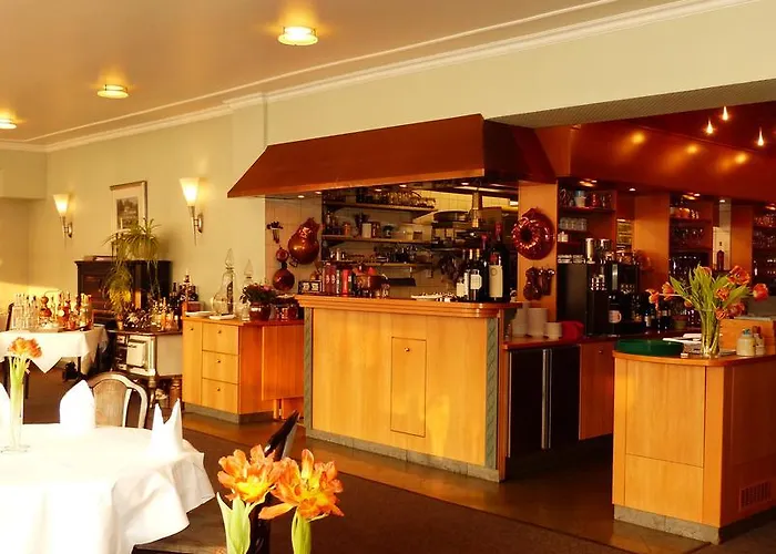 Hotel Restaurant Und Zum Weissen Ross 2*